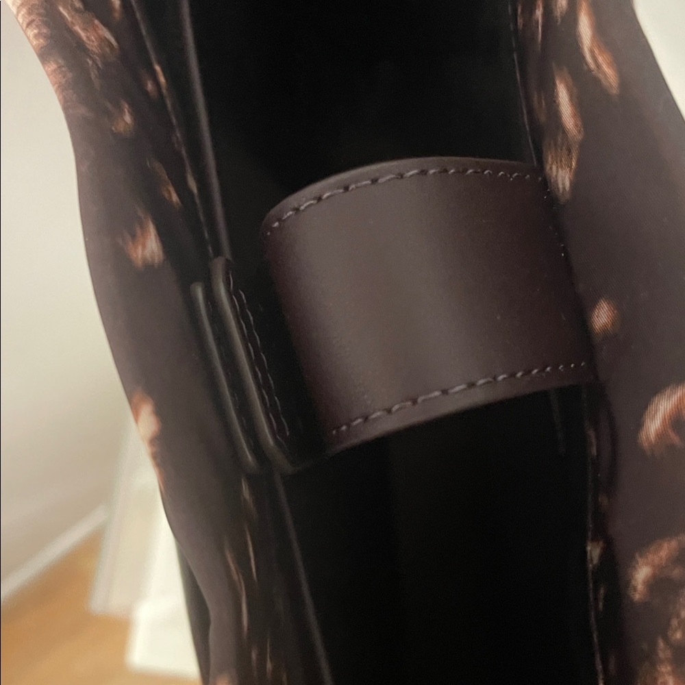 Tory Burch Tortoiseshell/Leopard Pattern Tote Bag… - image 12